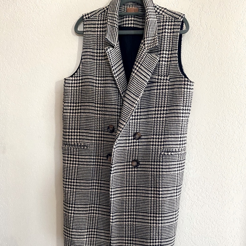 Black/white plaid Vest